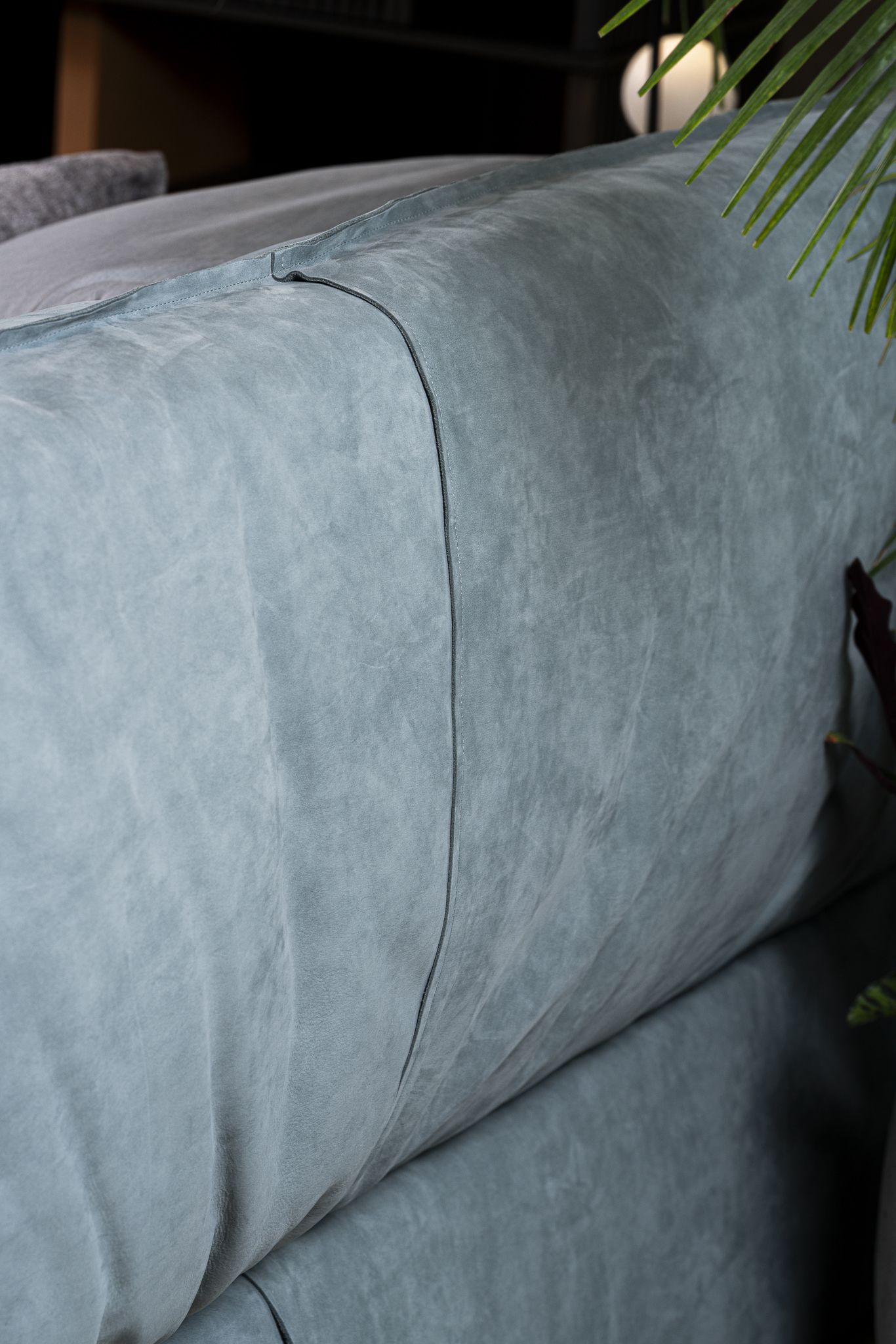 Baxter Кровать Paris Slim Kashmir Sucre от Baxter — в интерьере
