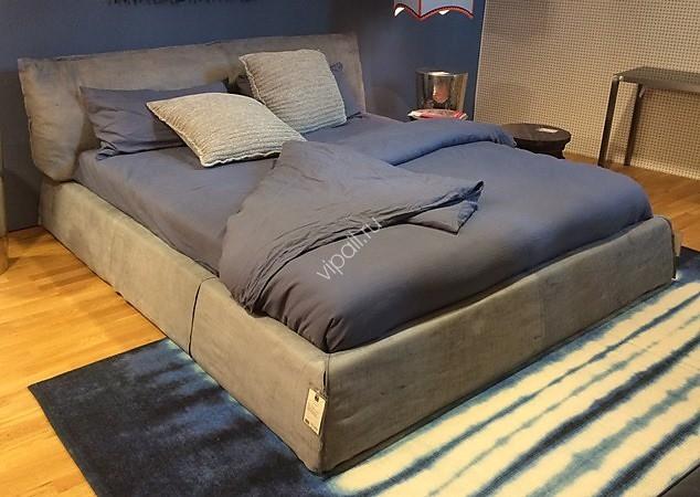 Baxter Кровать Paris Slim 160 Bo.H Kaki от Baxter — в интерьере