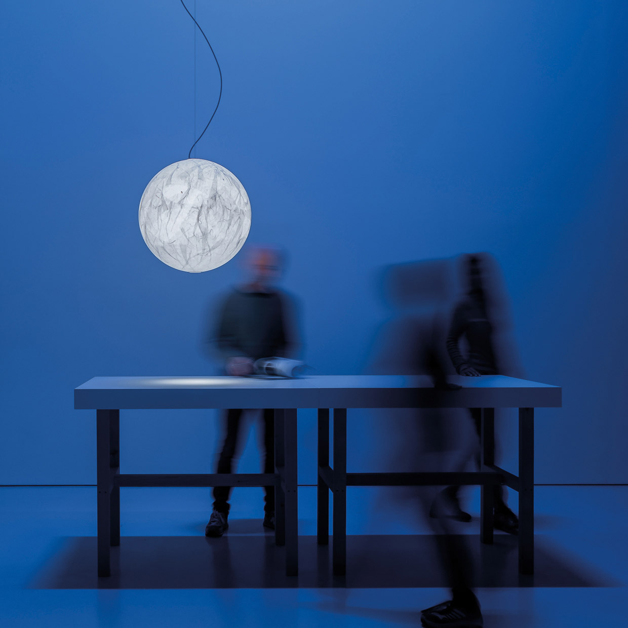Davide Groppi Подвесной светильник Moon 60 от Davide Groppi — в интерьере