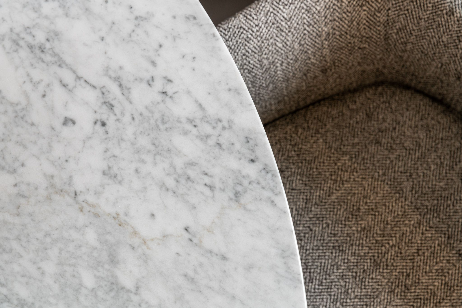 Poliform Стол Flute Bianco Carrara 125 от Poliform — в интерьере