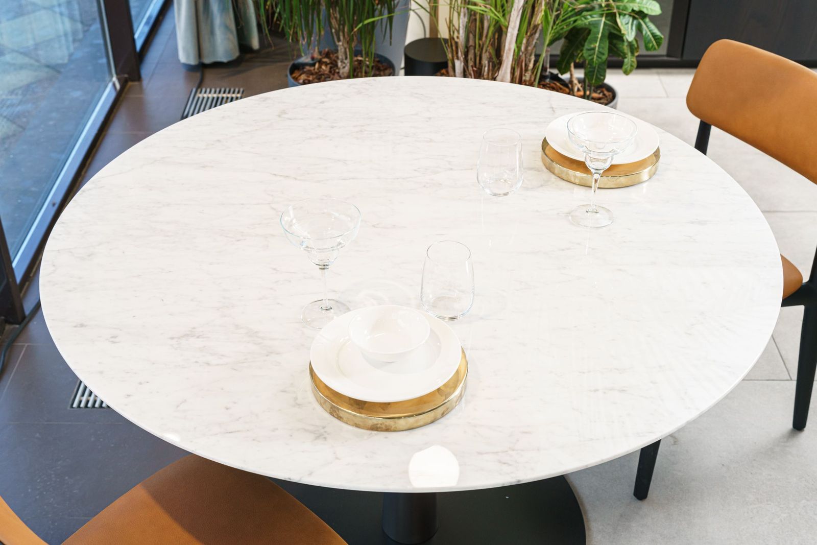 Poliform Стол Flute Bianco Carrara 125 от Poliform — в интерьере