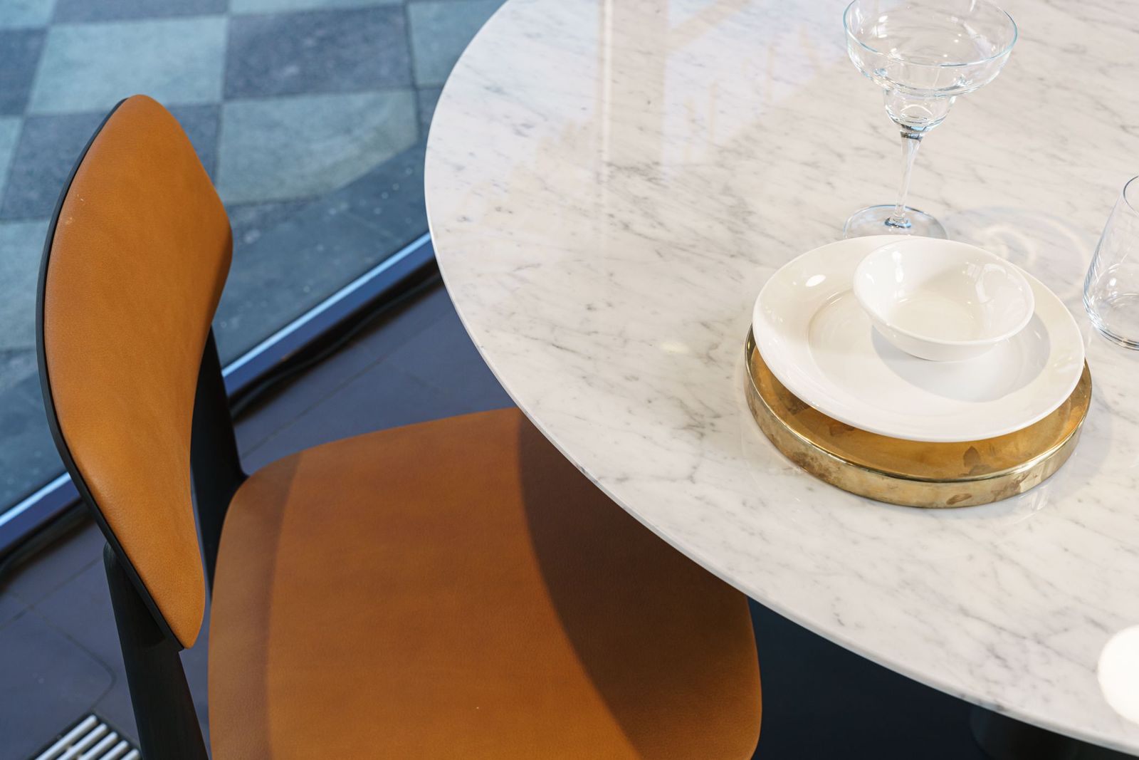 Poliform Стол Flute Bianco Carrara 125 от Poliform — в интерьере