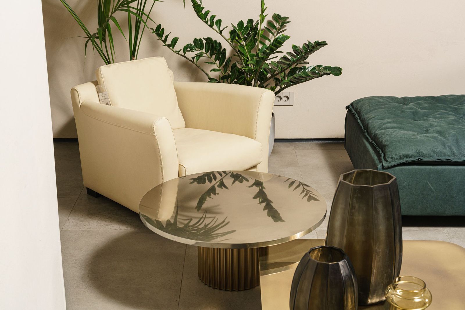 Baxter Журнальный столик Allure Antiqued polished brass 75 от Baxter — в интерьере