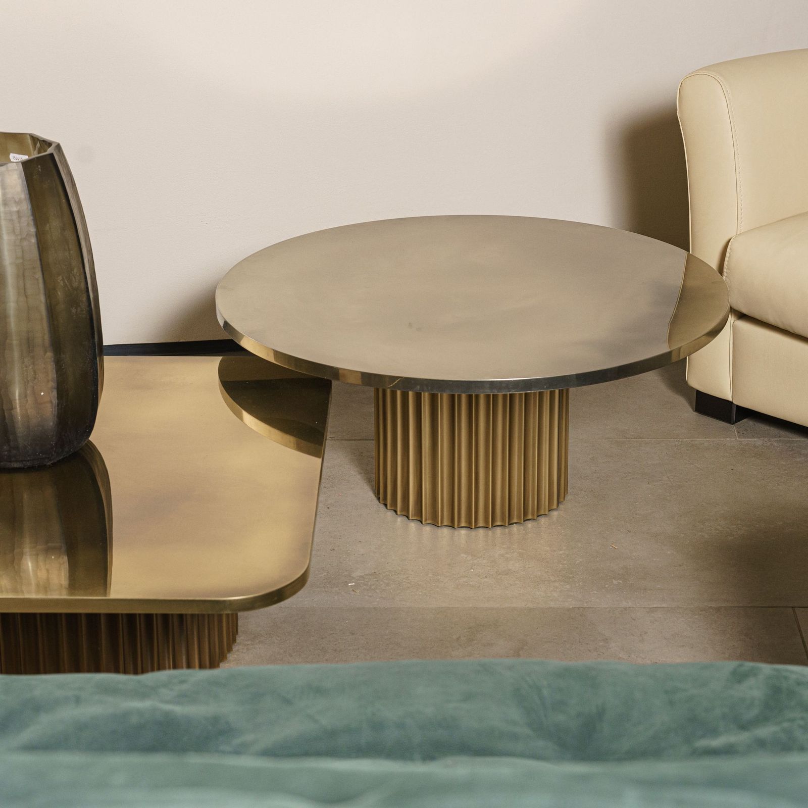 Baxter Журнальный столик Allure Antiqued polished brass 75 от Baxter — в интерьере
