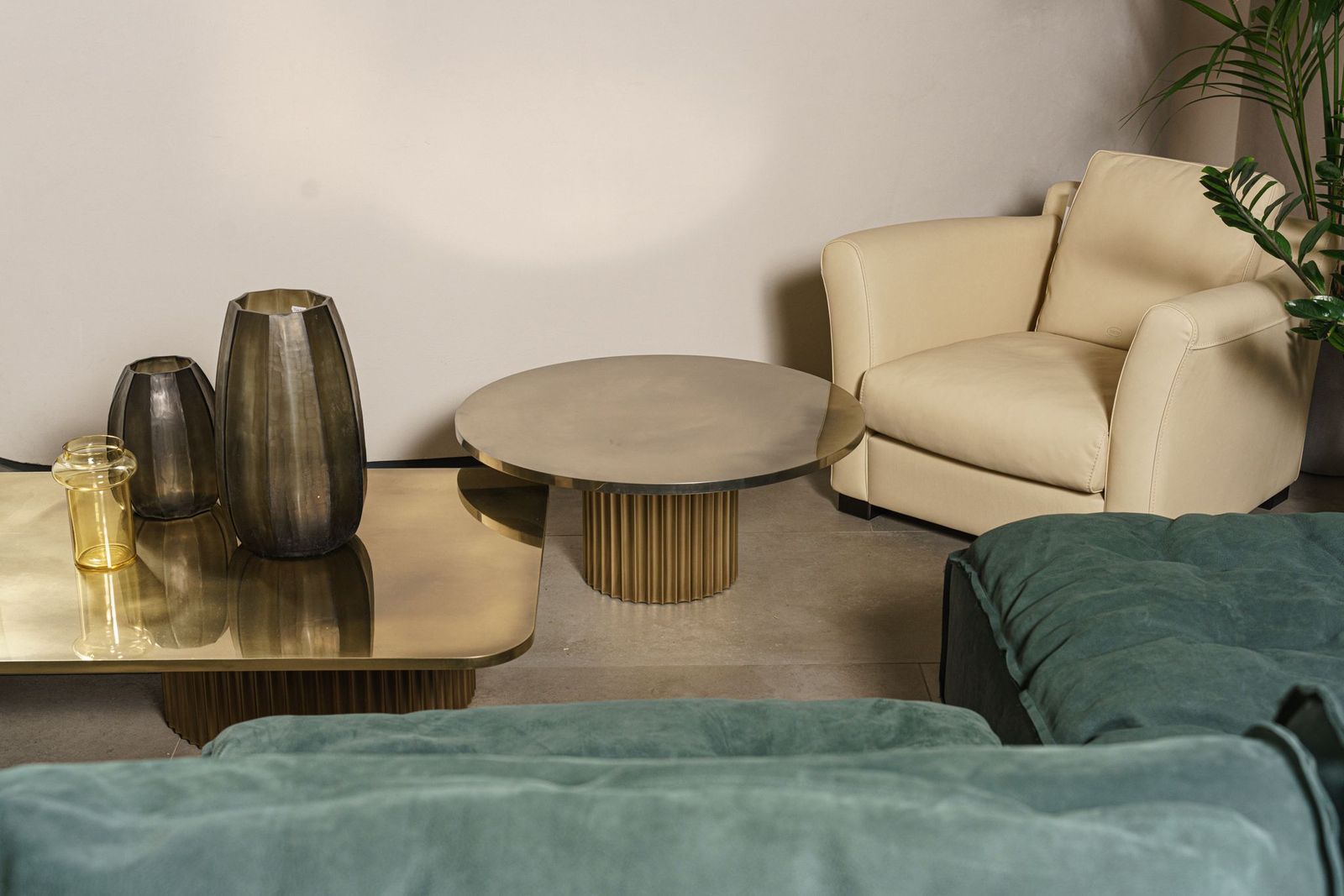 Baxter Журнальный столик Allure Antiqued polished brass 75 от Baxter — в интерьере