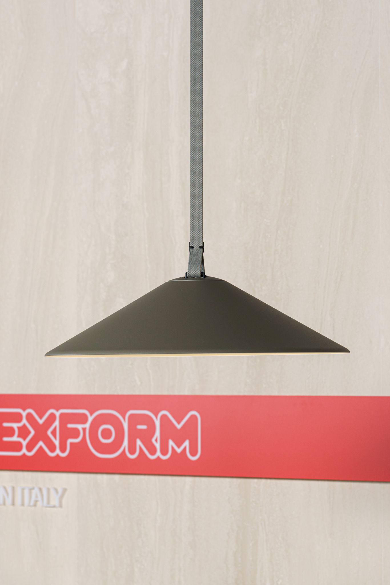 Vibia Подвесной светильник Plusminus Green Cone от Vibia — в интерьере