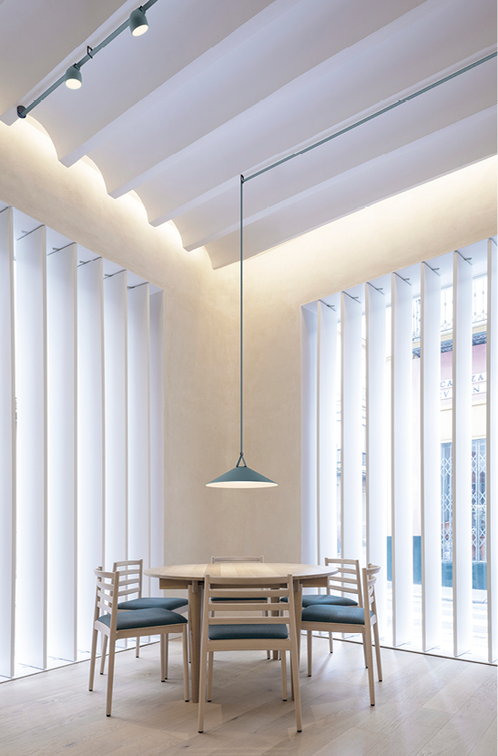 Vibia Подвесной светильник Plusminus Green Cone от Vibia — в интерьере