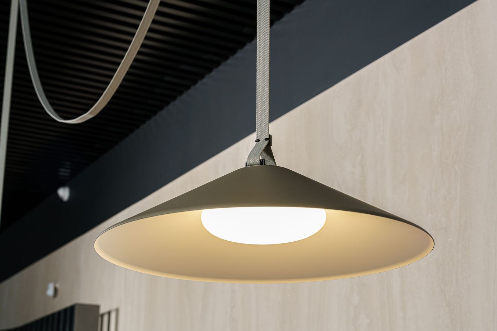 Vibia Подвесной светильник Plusminus Green Cone от Vibia — в интерьере