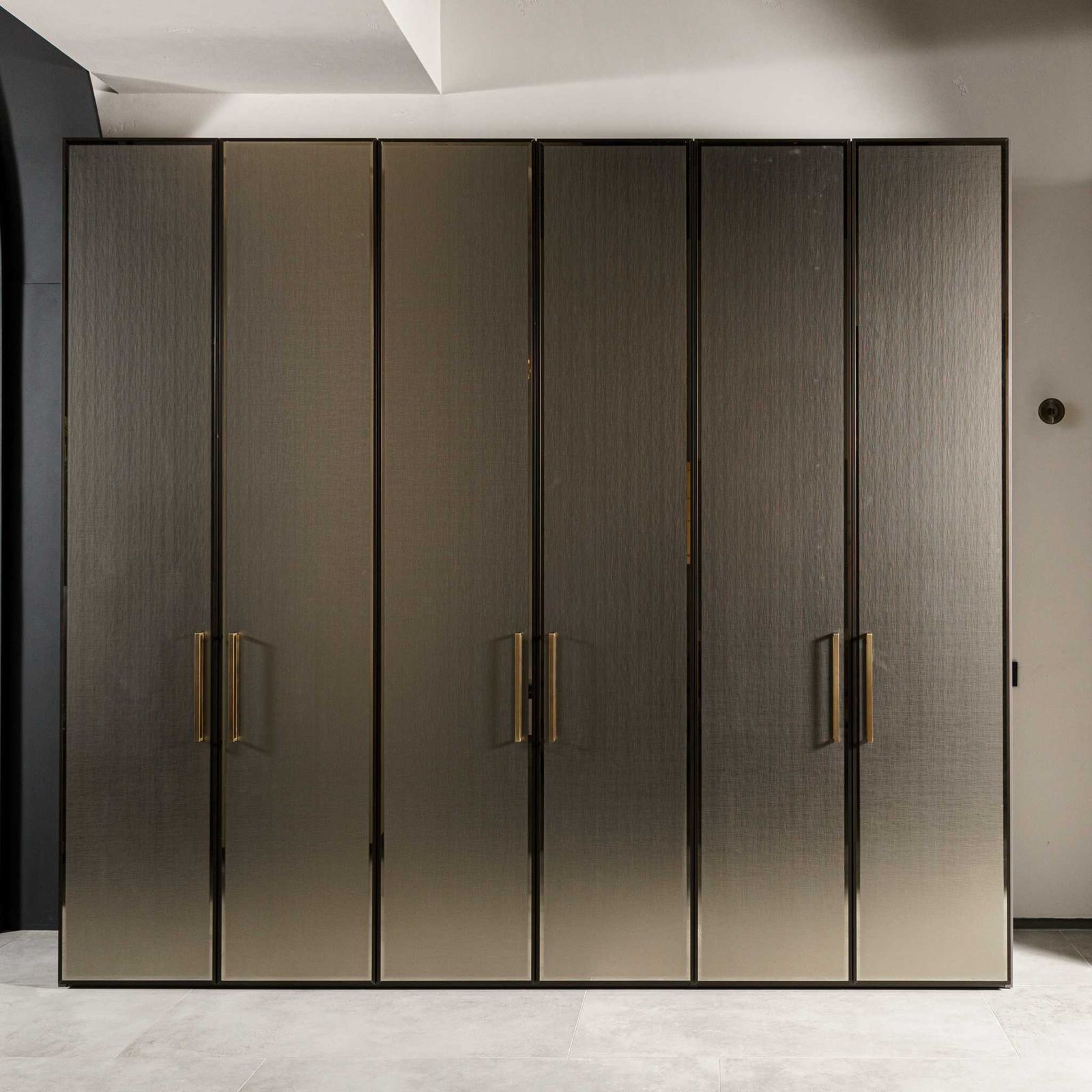 Flou Шкаф Guardaroba Private Dark от Flou — в интерьере