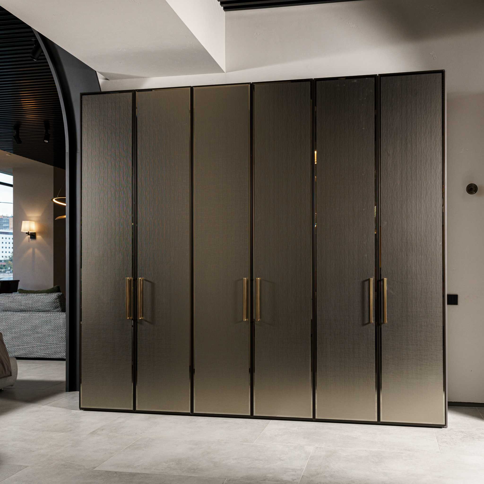Flou Шкаф Guardaroba Private Dark от Flou — в интерьере