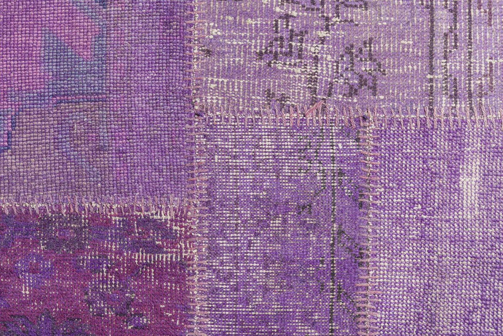 Flou Ковер Ковер Patchwork Purple от Subasi от Flou — в интерьере