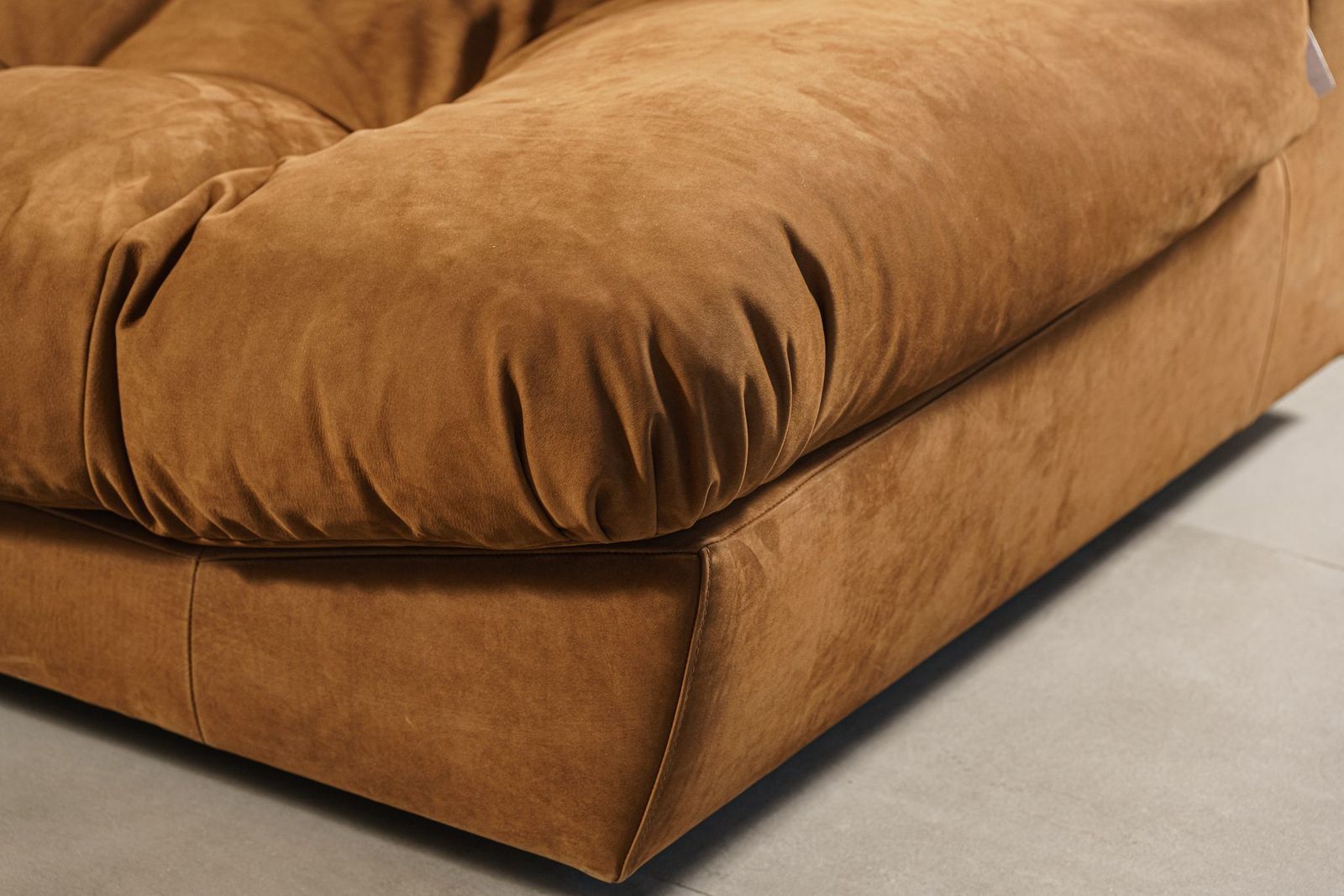 Baxter Диван двухместный Milano Kashmir Cognac от Baxter — в интерьере
