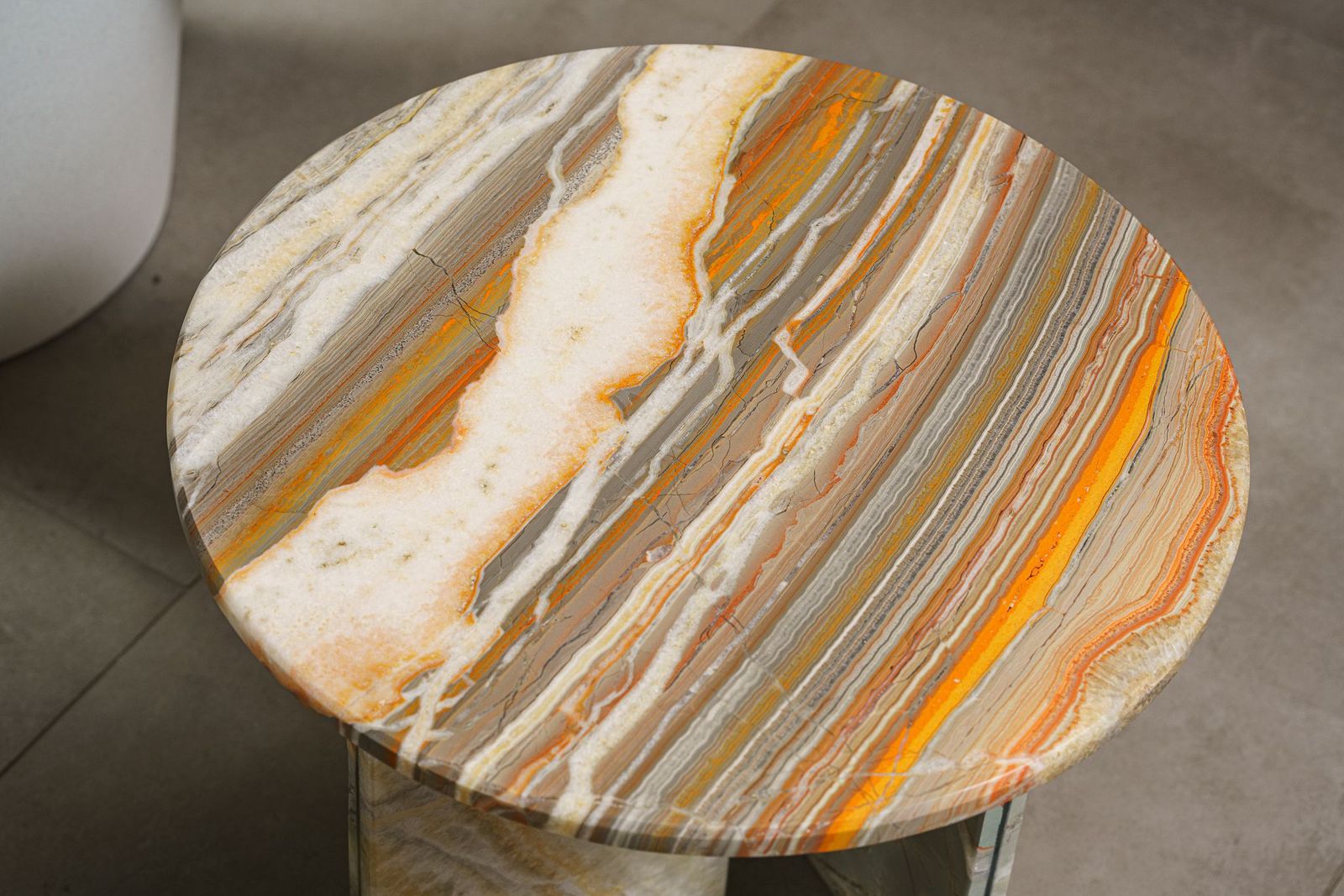 Baxter Журнальный столик Tebe Onyx Tangerine 45 от Baxter — в интерьере