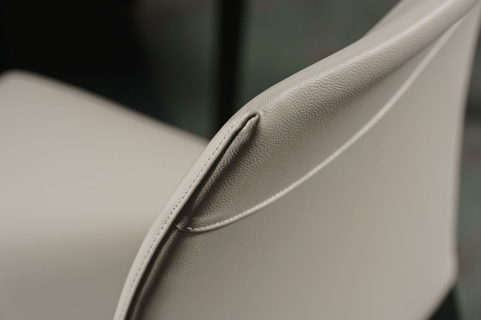 Cattelan Italia Стул с подлокотниками Arcadia pelle 948 lino/nero от Cattelan Italia