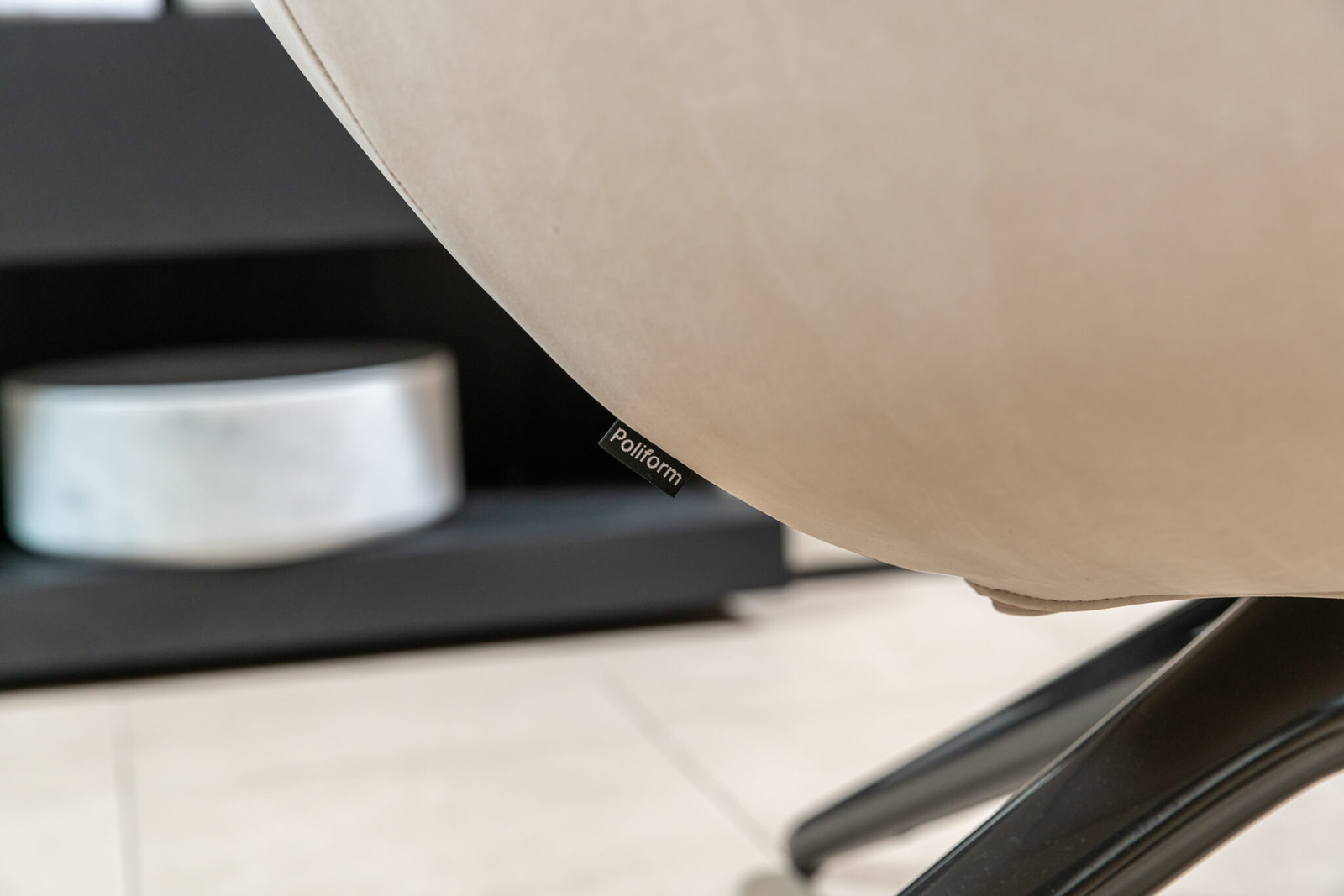 Poliform Кресло Mad Joker swivel от Poliform — в интерьере