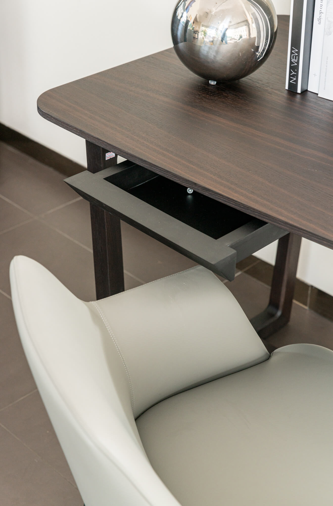 Poliform Письменный стол Concorde Oak Spessart от Poliform — в интерьере