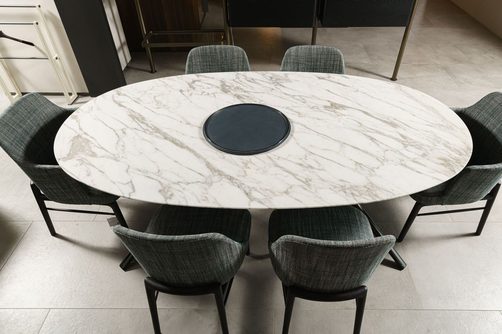 Poliform Стол Mondrian Calacatta oro lucido от Poliform — в интерьере