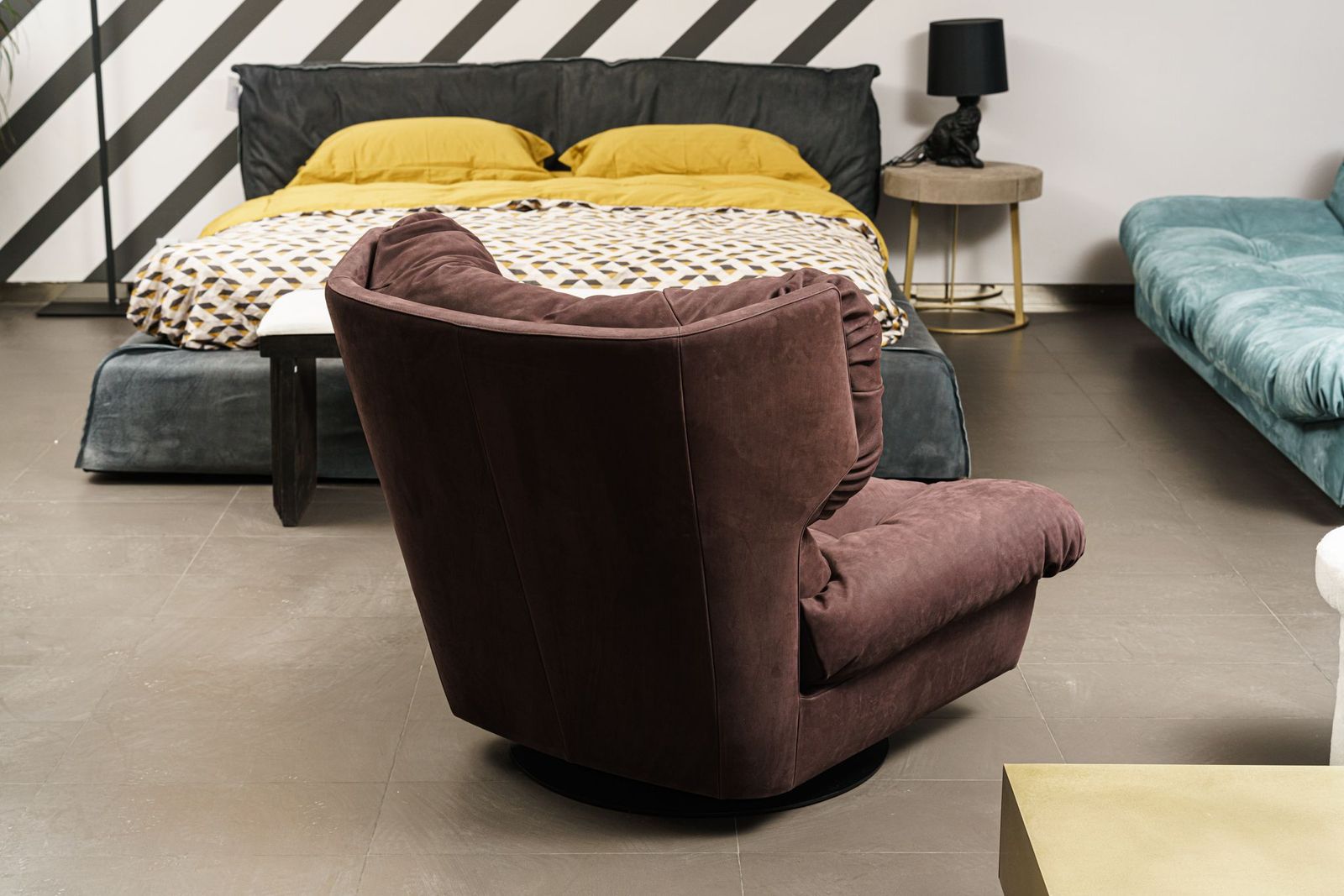 Baxter Кресло Milano Kashmir Prune от Baxter — в интерьере