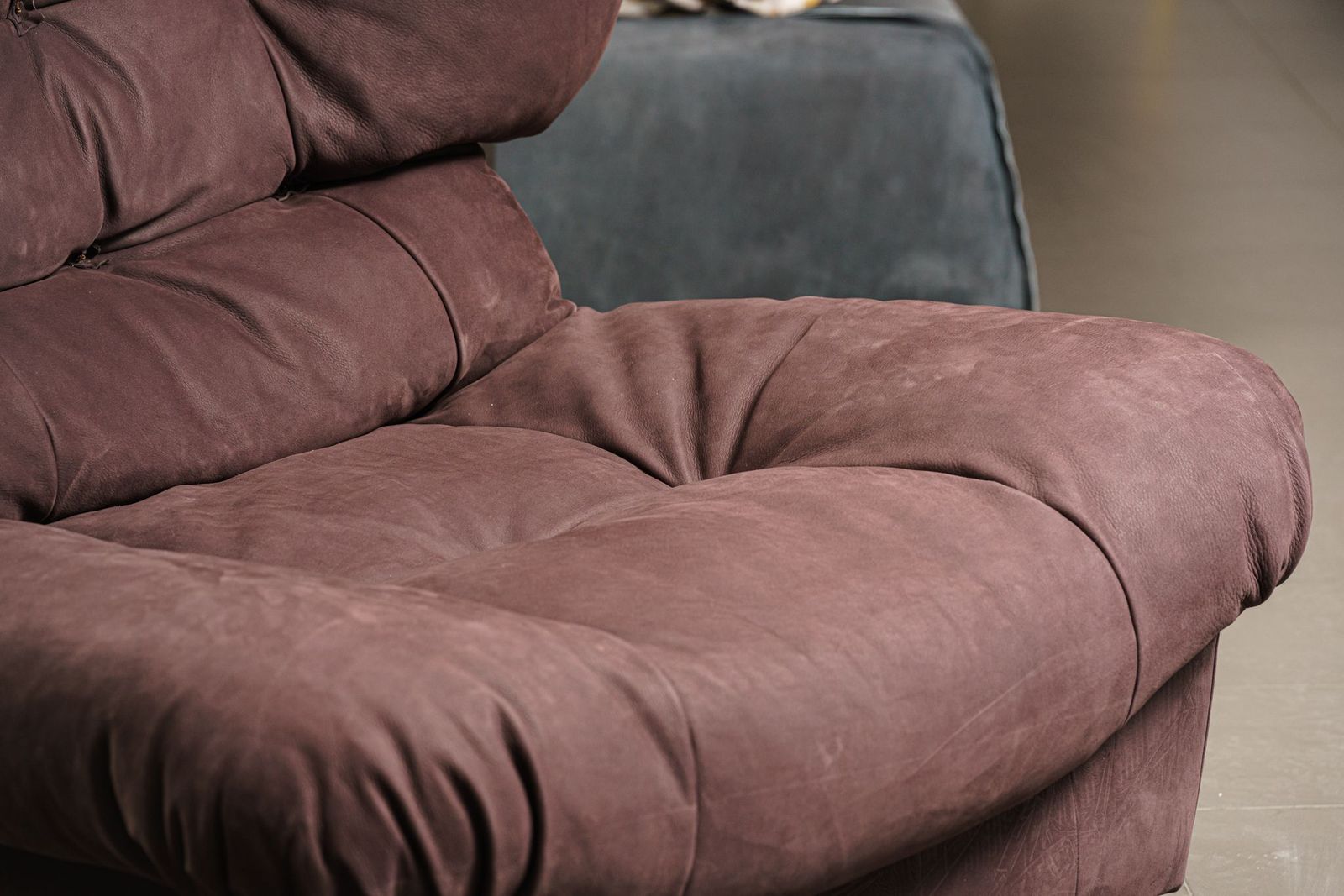 Baxter Кресло Milano Kashmir Prune от Baxter — в интерьере
