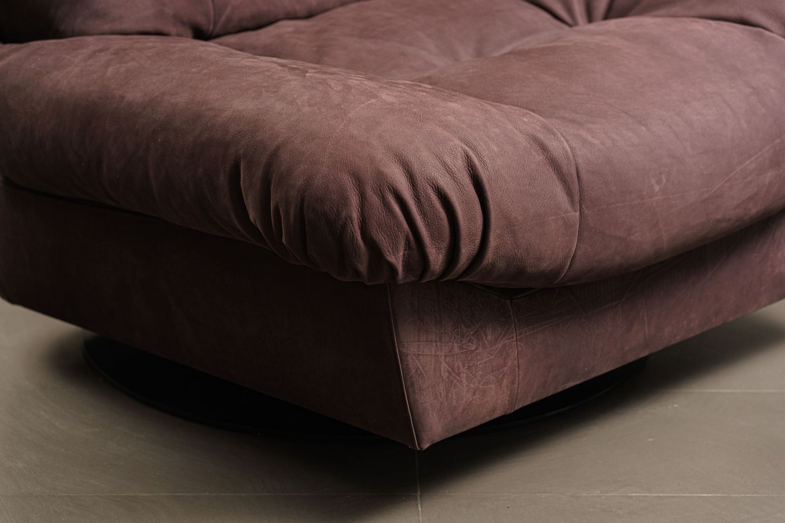 Baxter Кресло Milano Kashmir Prune от Baxter — в интерьере