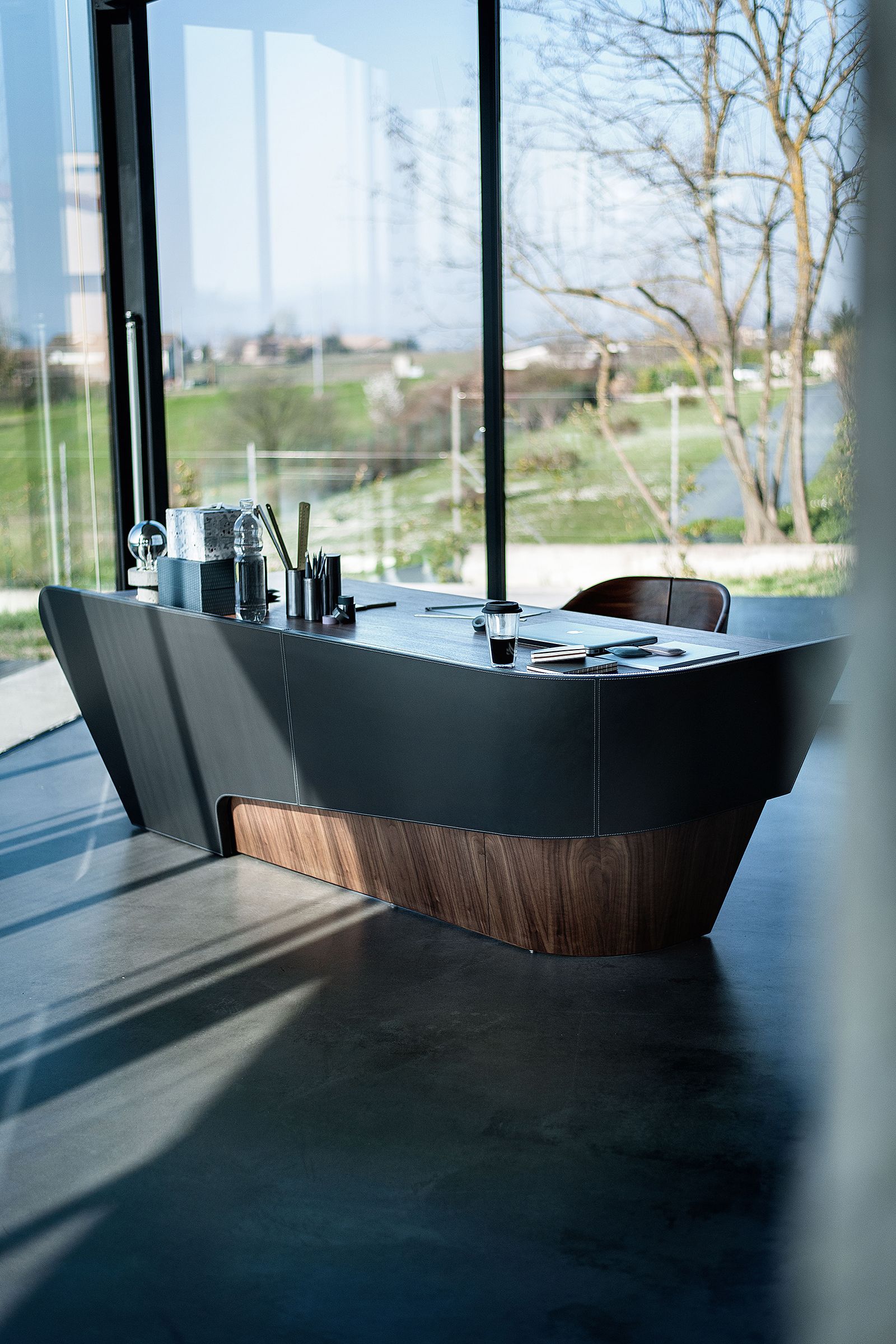 Riva 1920 Письменный стол Klip от Riva 1920 — в интерьере