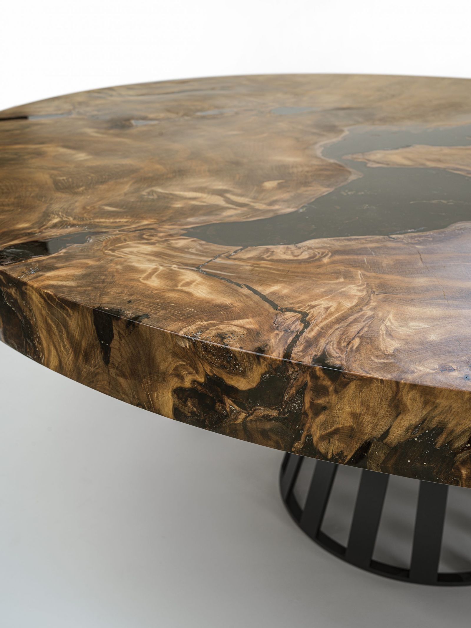 Riva 1920 Стол Kauri от Riva 1920 — в интерьере