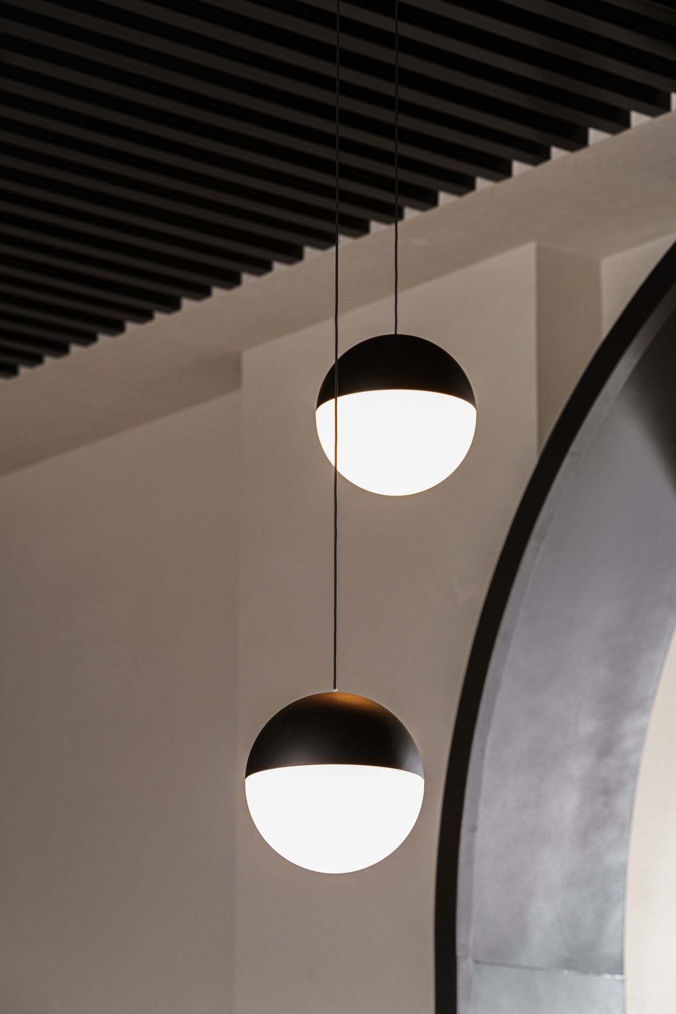 Flos Подвесной светильник String Light от Flos — в интерьере