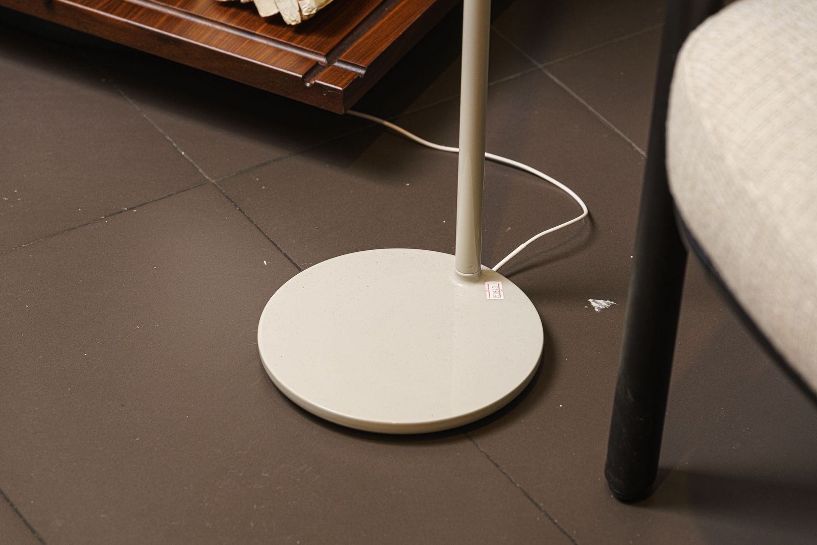 Flos Торшер Oblique USB Gray от Flos — в интерьере