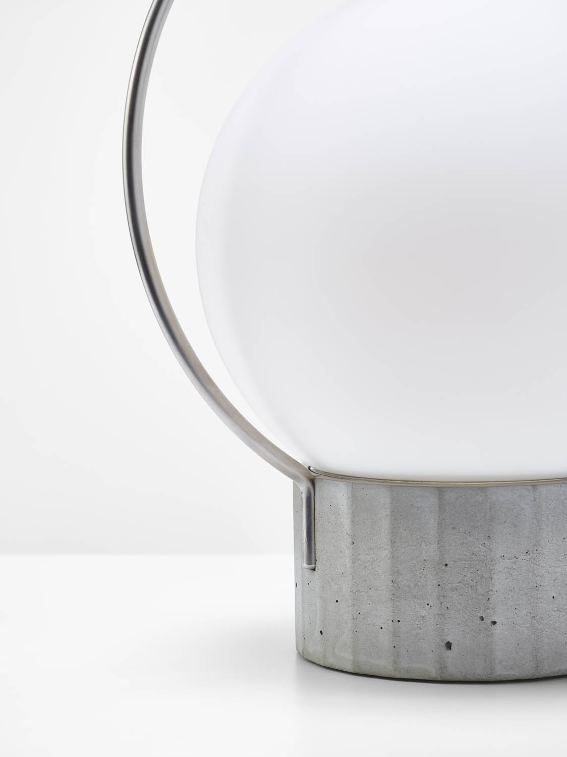Brokis Настольная лампа Sfera Portable PC1271 /PC1273 от Brokis — в интерьере