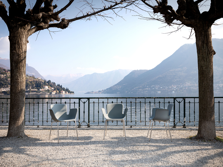 Cappellini Уличное кресло Juli Re-Plastic от Cappellini — в интерьере