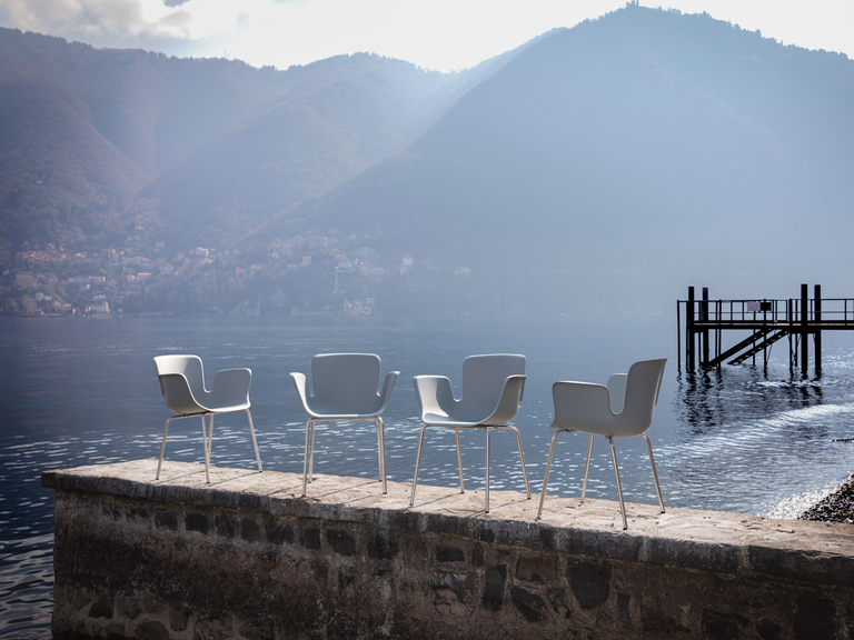 Cappellini Уличное кресло Juli Re-Plastic от Cappellini — в интерьере