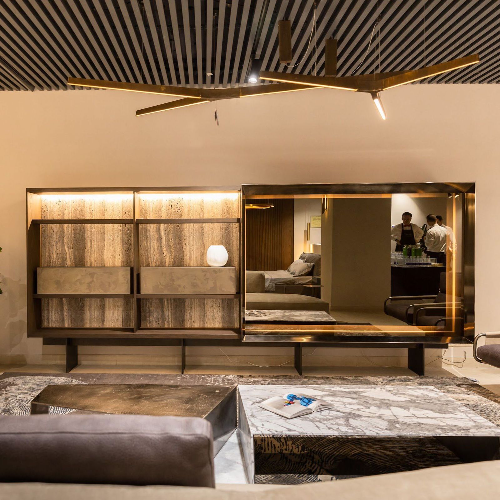 Henge Стенка Loom Program от Henge — в интерьере