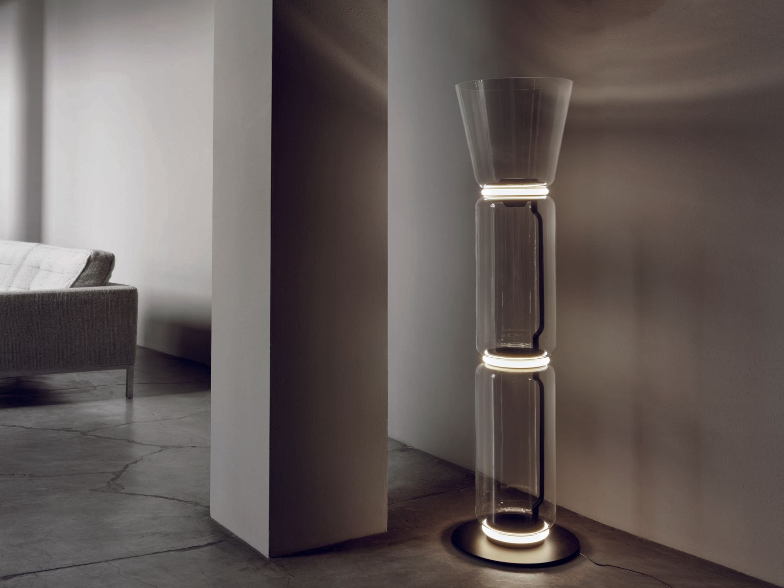 Flos Торшер Noctambule от Flos — в интерьере