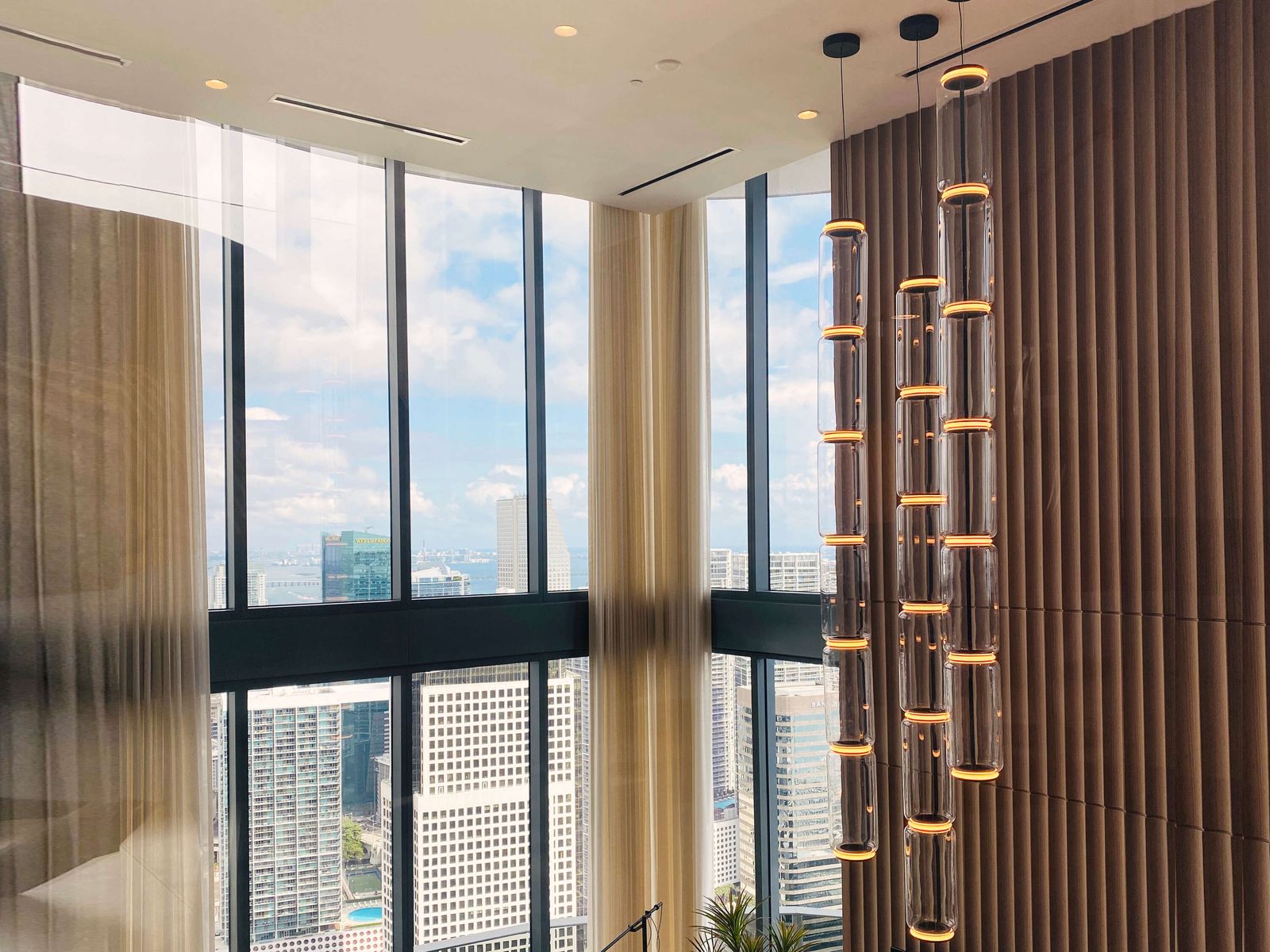 Flos Подвесной светильник Noctambule Suspension Cylinder от Flos — в интерьере