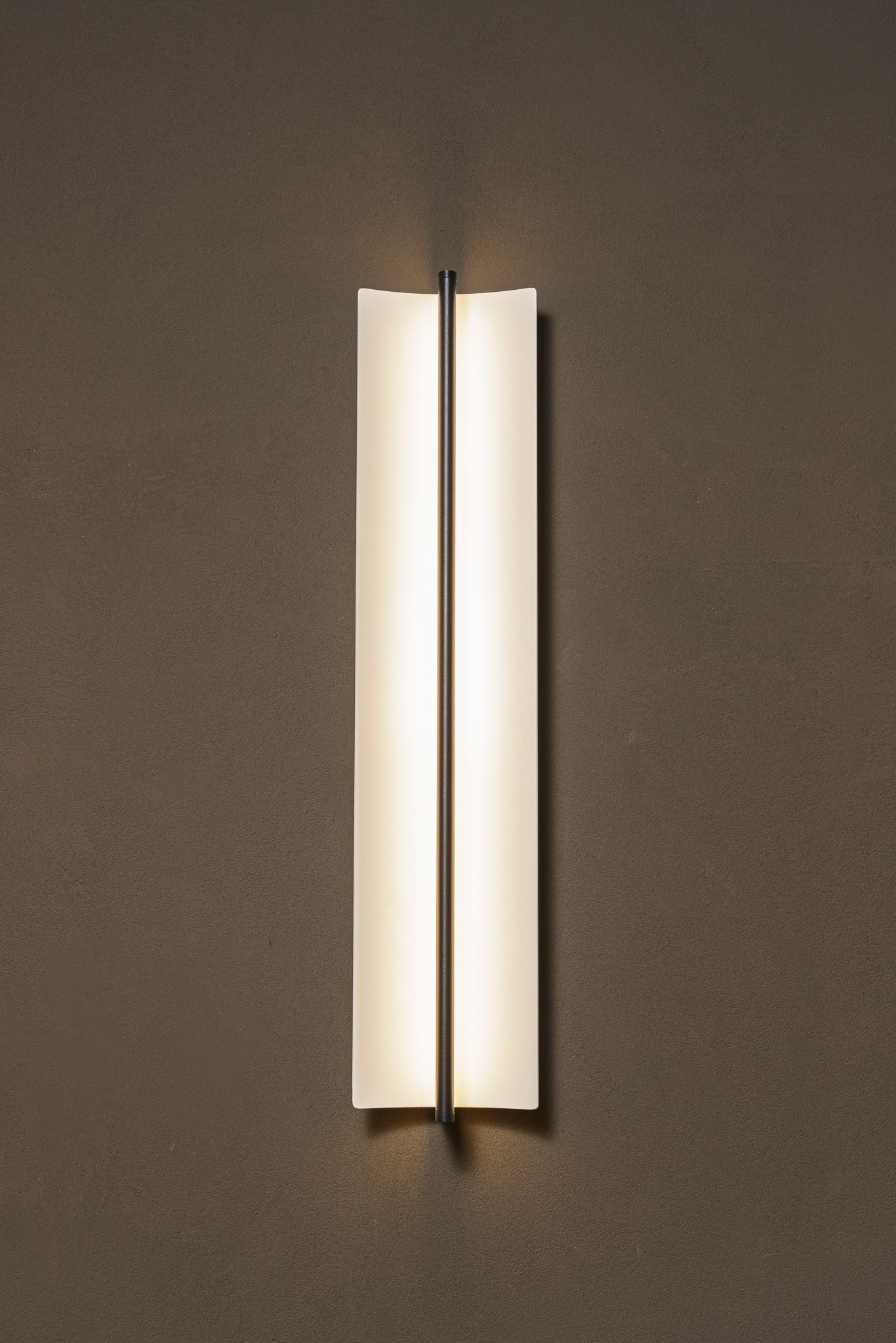 Vibia Бра Kontorno 6414 от Vibia — в интерьере