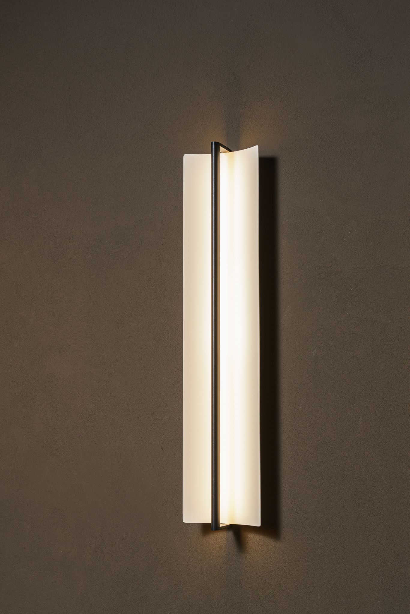 Vibia Бра Kontorno 6414 от Vibia — в интерьере