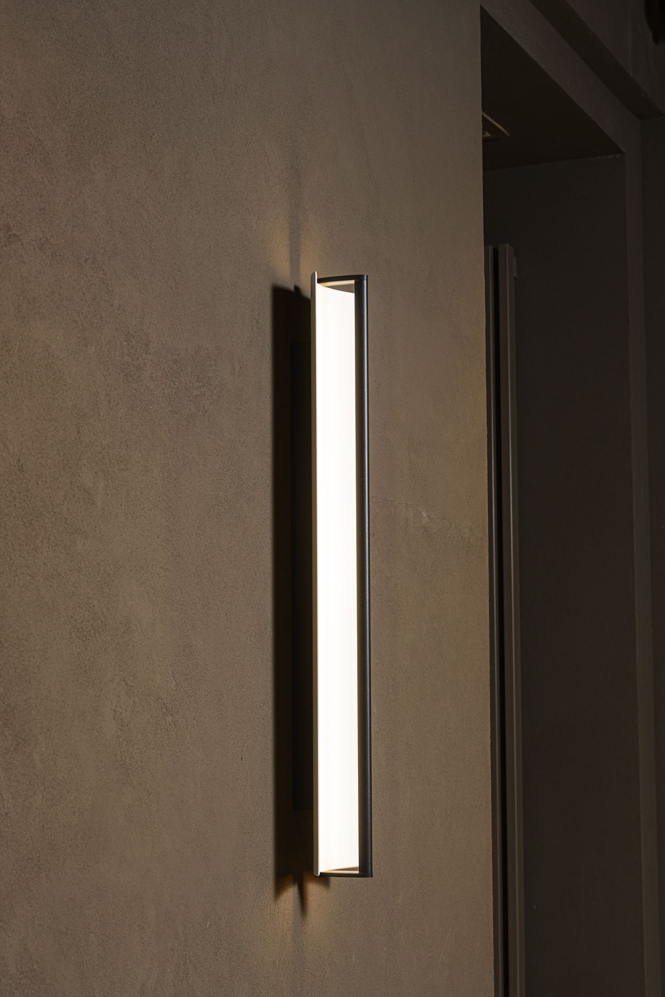 Vibia Бра Kontorno 6414 от Vibia — в интерьере
