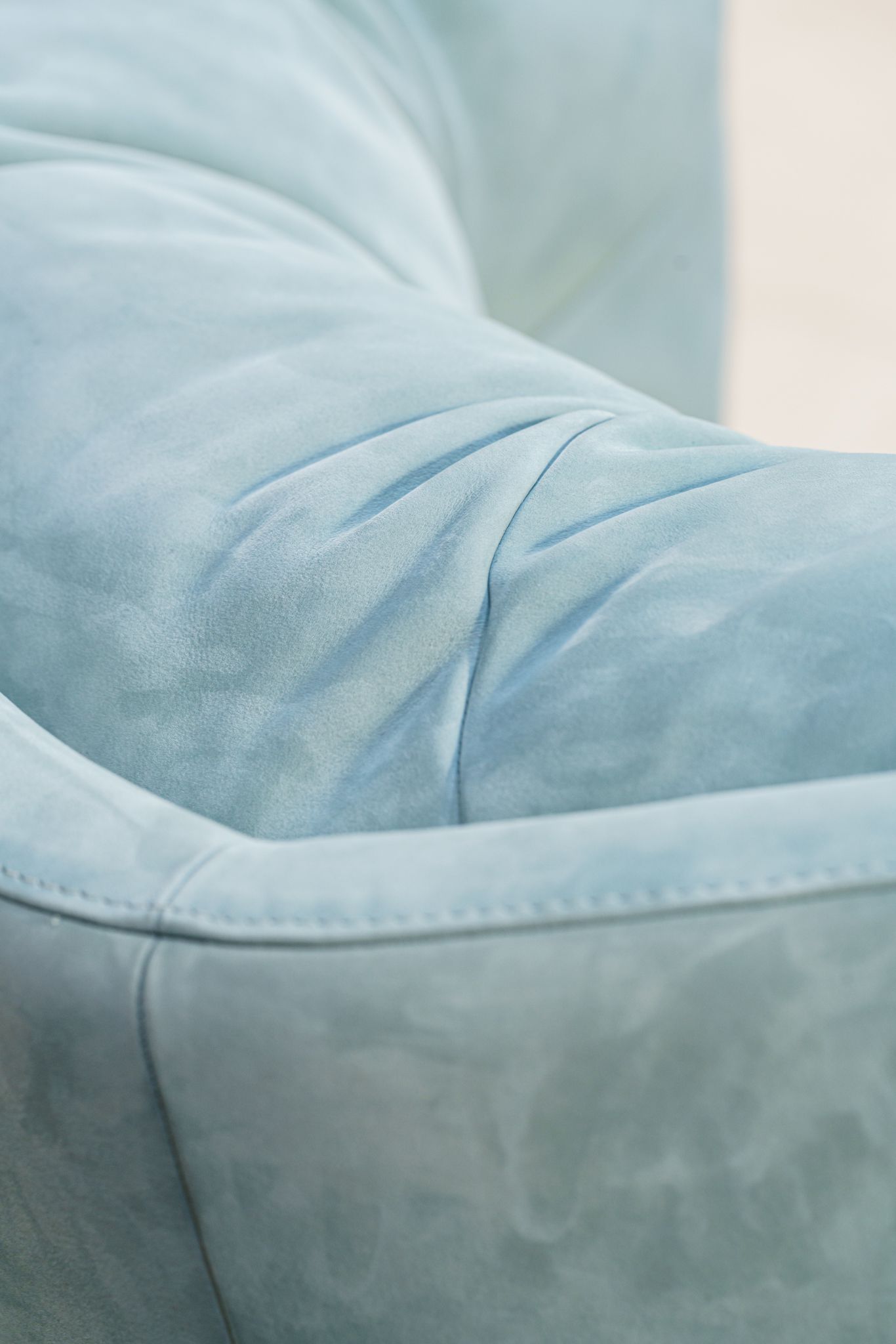 Baxter Кресло Milano Kashmir Turquoise от Baxter — в интерьере