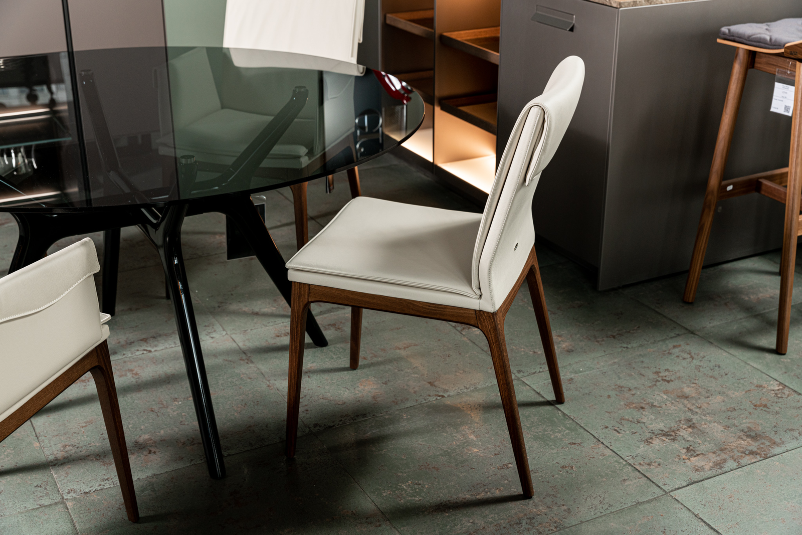 Cattelan Italia Стул Sofia A Noce Canaletto and Oyster от Cattelan Italia — в интерьере