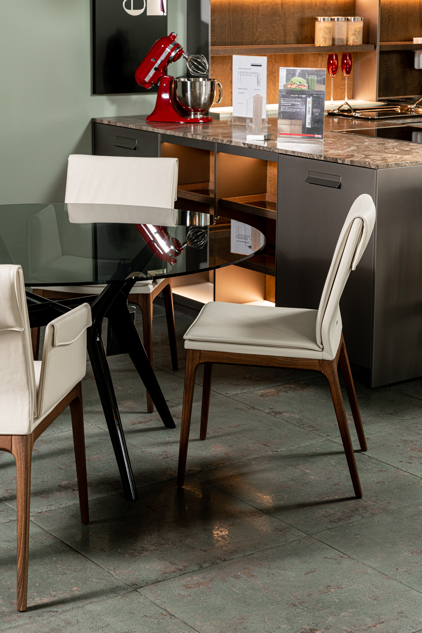 Cattelan Italia Стул Sofia A Noce Canaletto and Oyster от Cattelan Italia — в интерьере