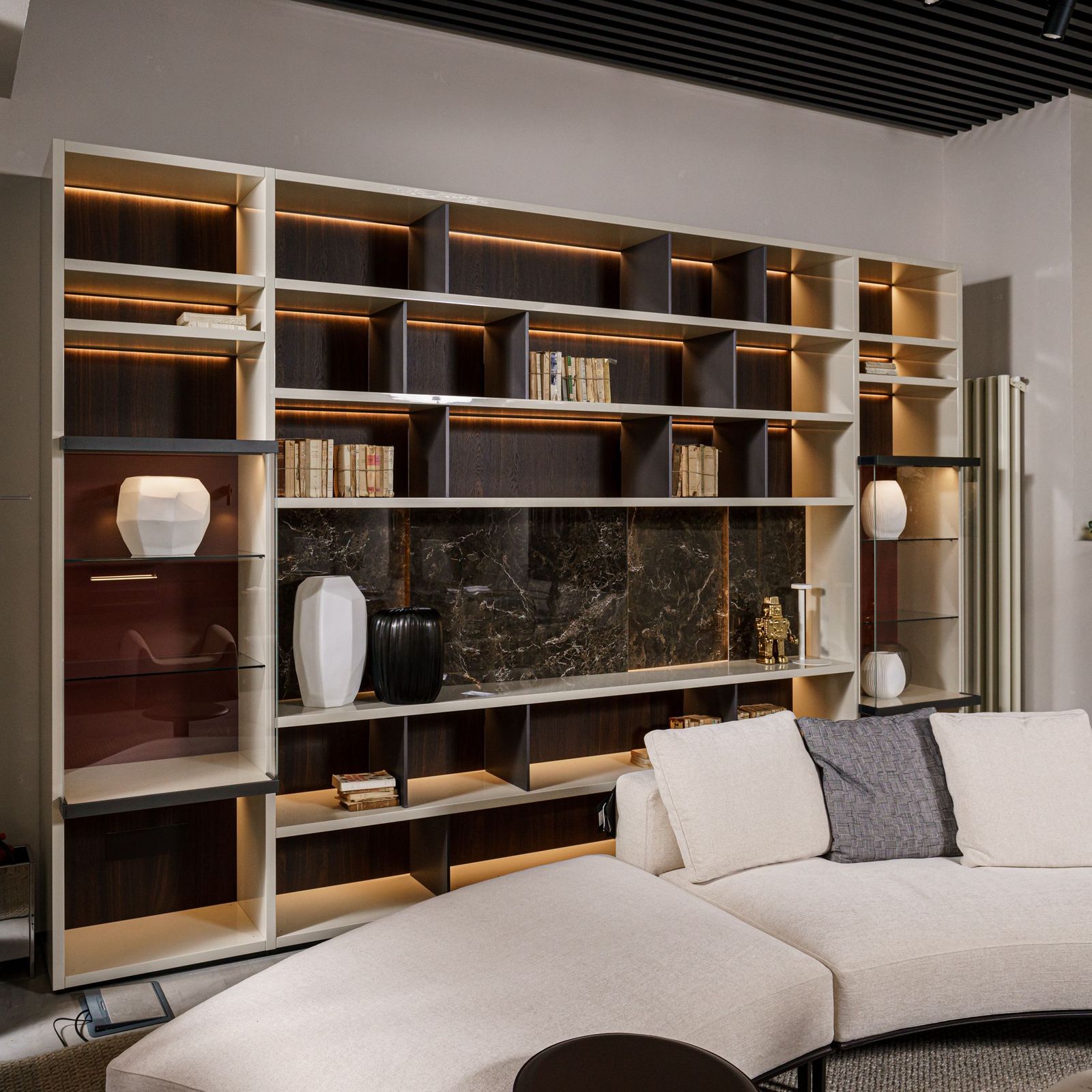 Poliform Стеллаж Wall System от Poliform — в интерьере