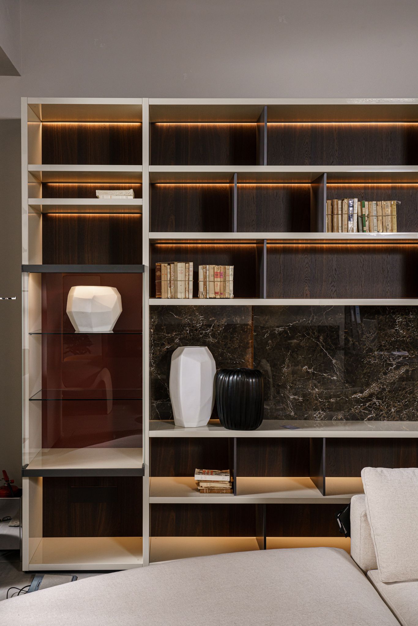Poliform Стеллаж Wall System от Poliform — в интерьере