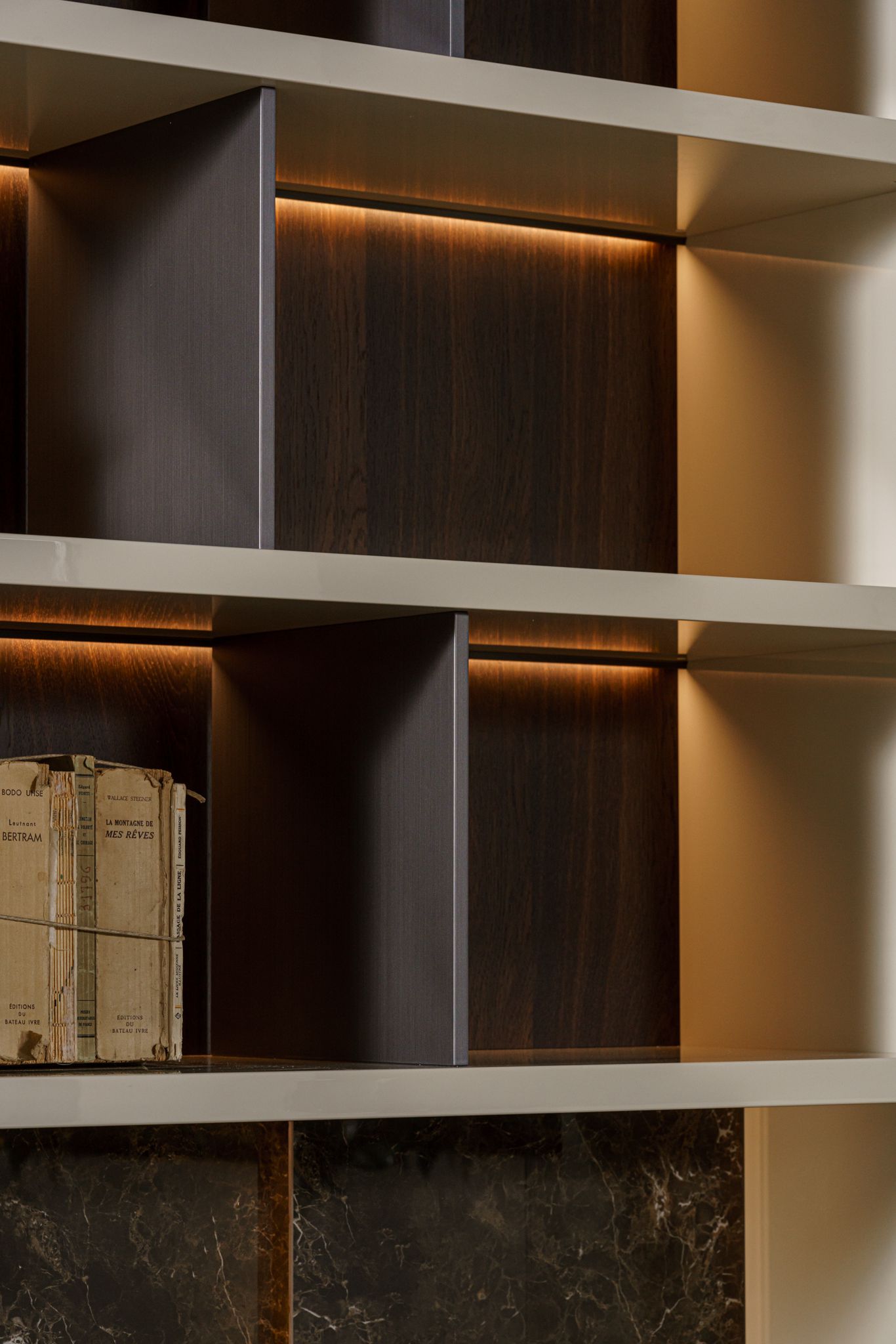 Poliform Стеллаж Wall System от Poliform — в интерьере