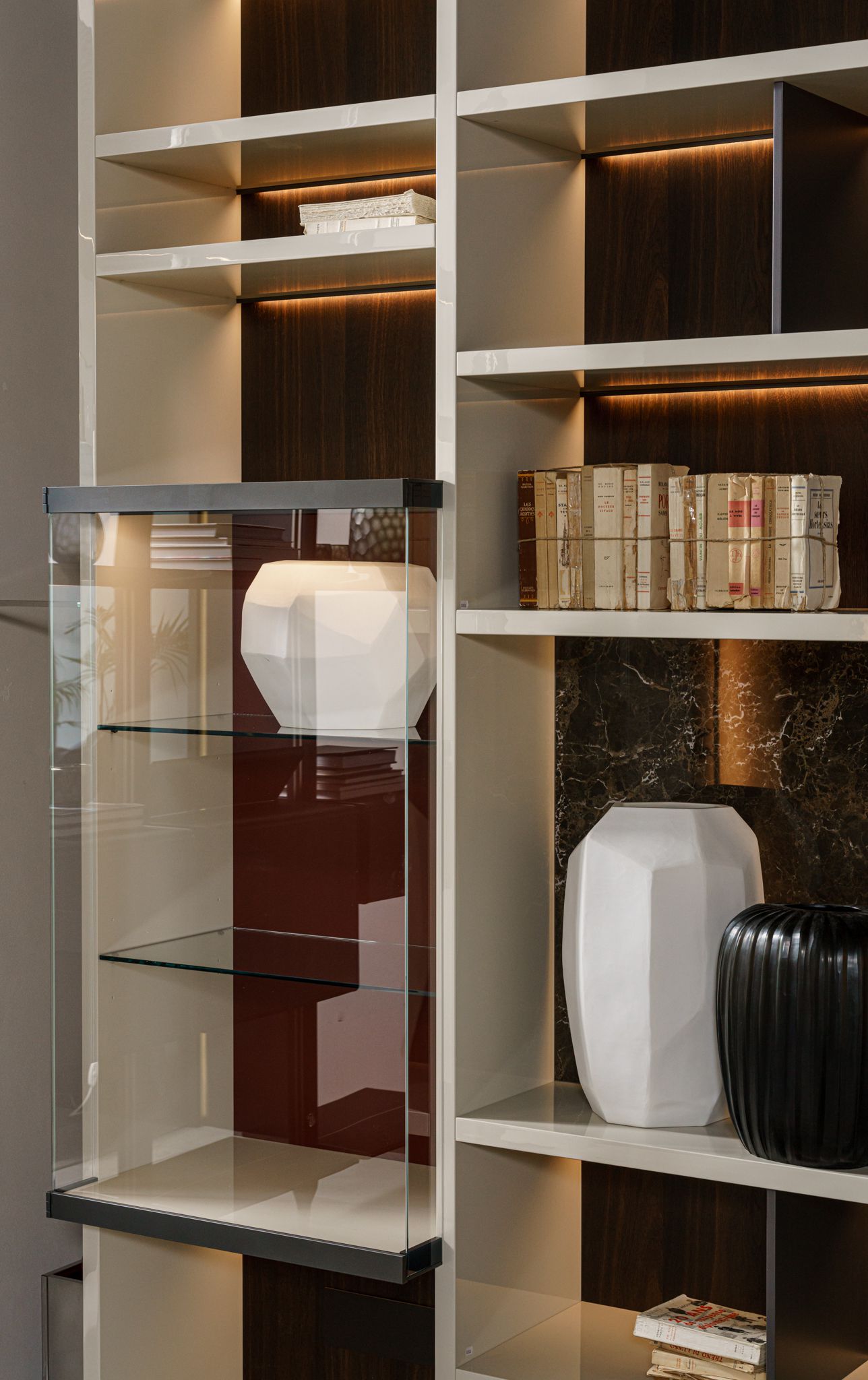 Poliform Стеллаж Wall System от Poliform — в интерьере