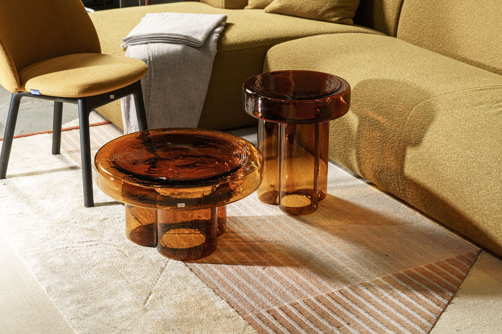 Miniforms Журнальный столик Soda Amber d55 от Miniforms — в интерьере