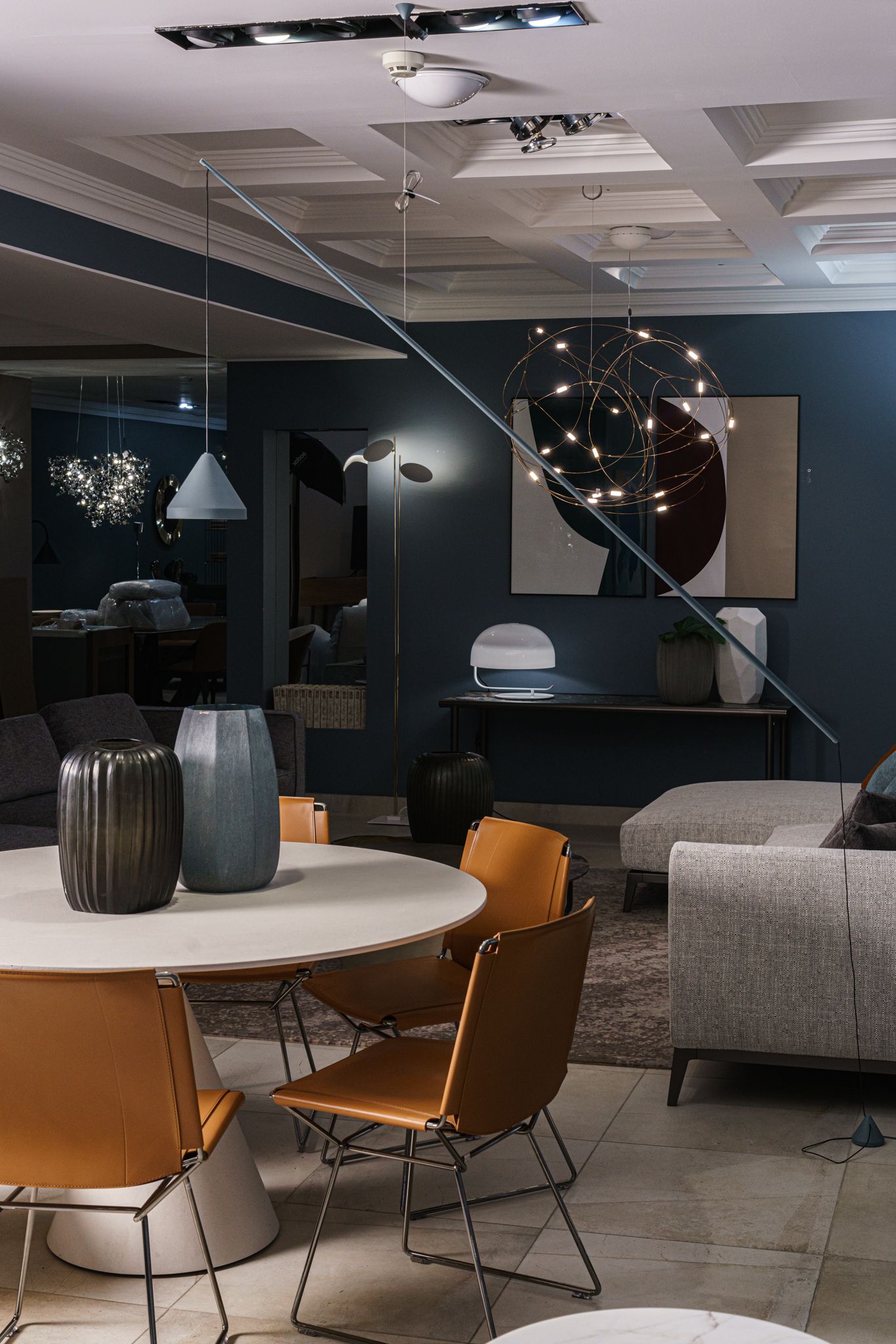 Vibia Подвесной торшер North 5666 Blue от Vibia — в интерьере