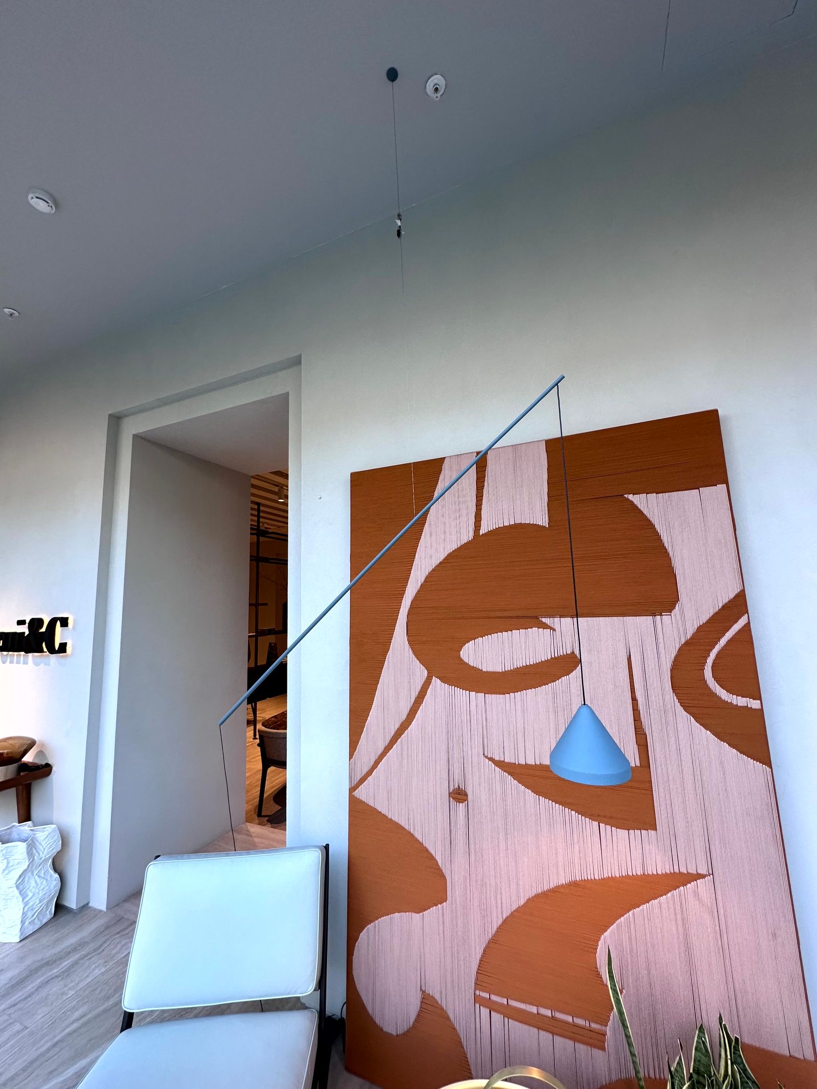 Vibia Подвесной торшер North 5666 Blue от Vibia — в интерьере