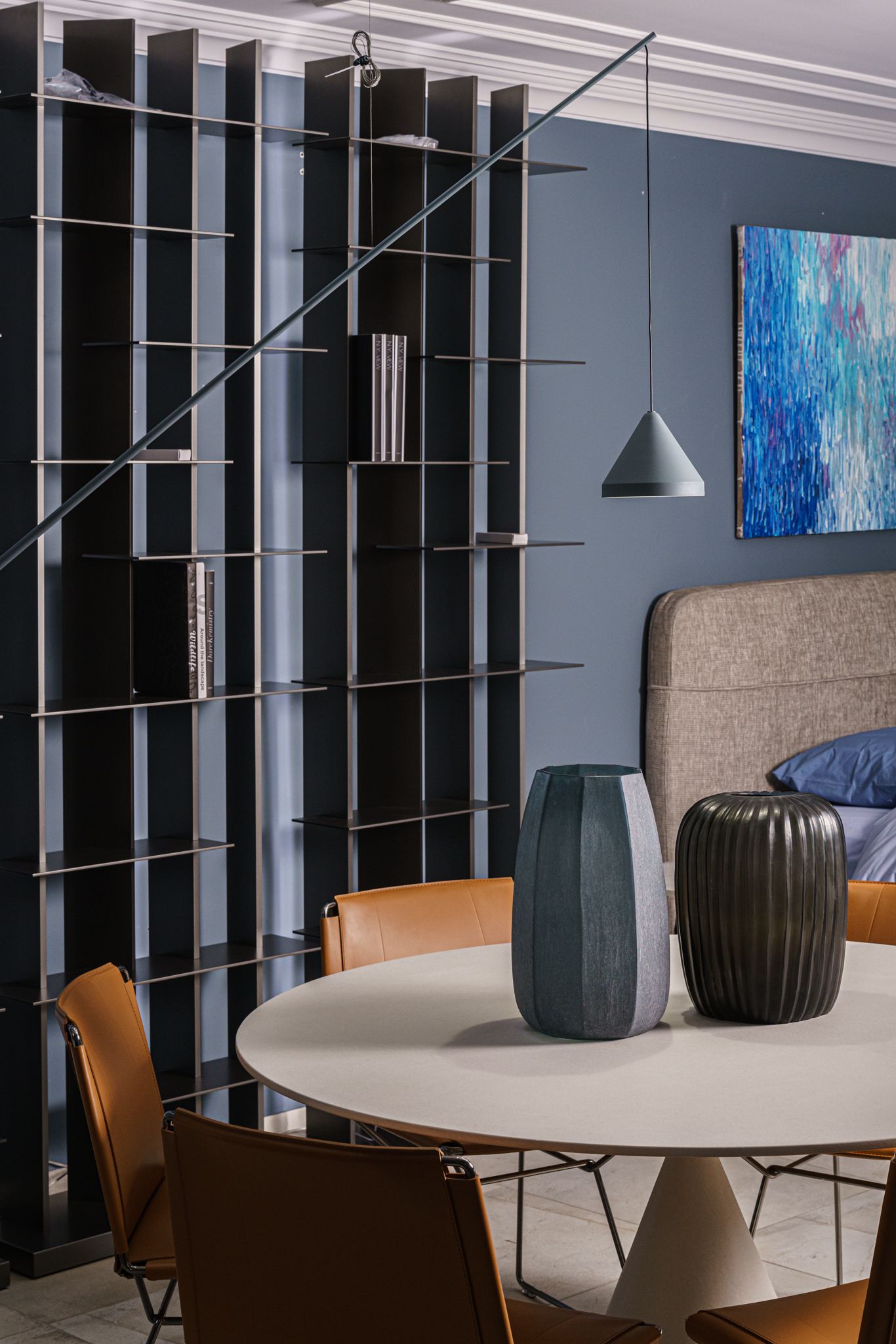 Vibia Подвесной торшер North 5666 Blue от Vibia — в интерьере