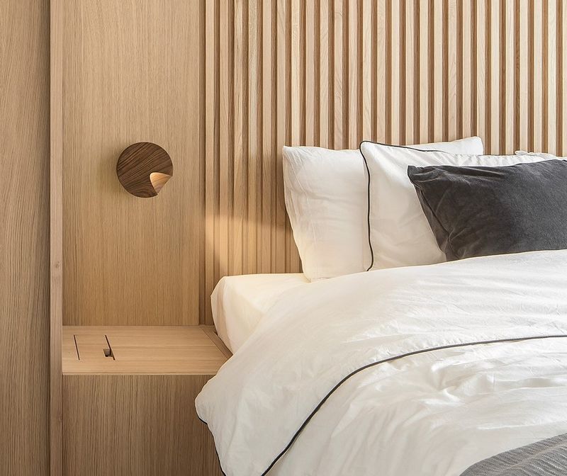 Vibia Бра Dots 4662 American Walnut от Vibia