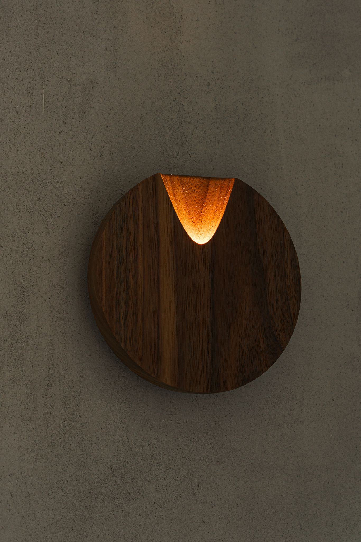 Vibia Бра Dots 4662 American Walnut от Vibia — в интерьере